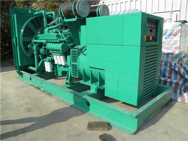 呼图壁出租发电机 发电机组厂家：柴油发电机组的控制屏的作用是什么？