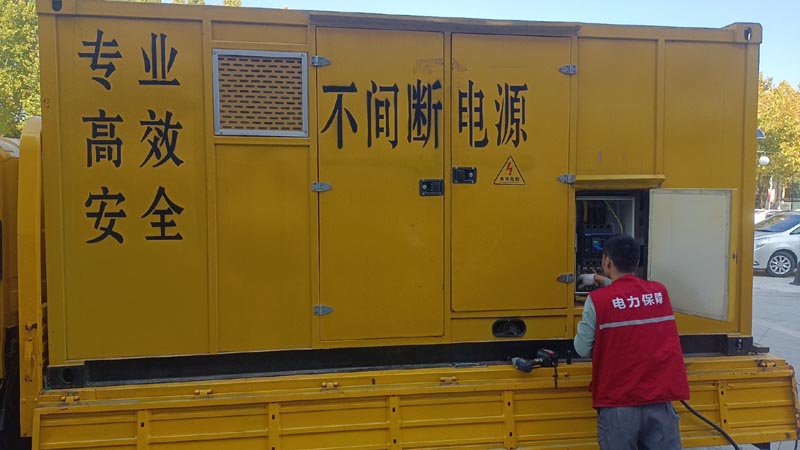 呼图壁柴油发电机组和UPS电源配合使用时，如何避免切换过程中的电力中断？