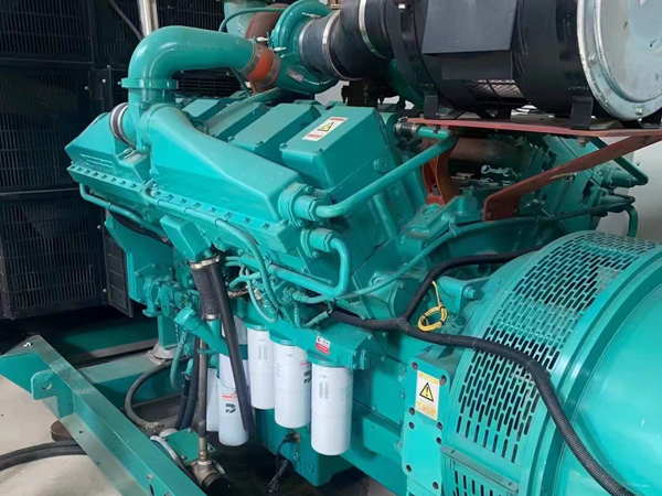 呼图壁更换100kW柴油发电机组机油时，需要注意哪些事项？